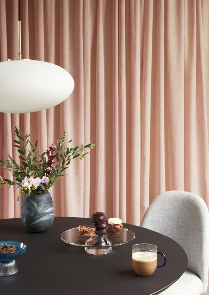 Dining Table Stay, rund, Eiche/Nano-Laminat, schwarz