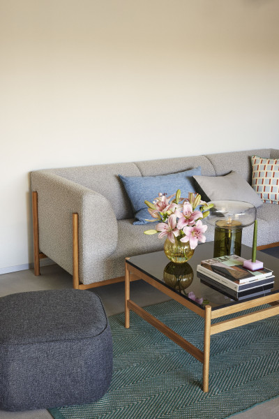 Hübsch Interior Couchtisch Raw Schwarz/Naturfarben