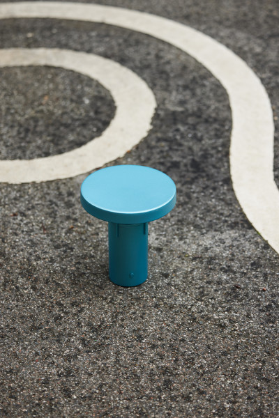 Hübsch Interior Tischleuchte BringMe Mini Metallic Türkis