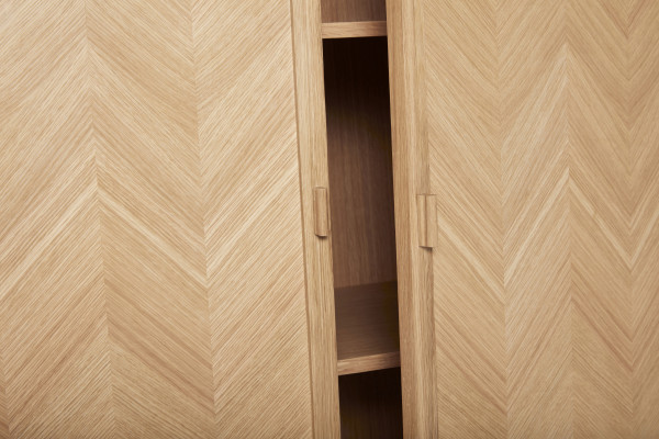 Hübsch Interior Kleiderschrank Herringbone, Natur, Eiche Detail.
